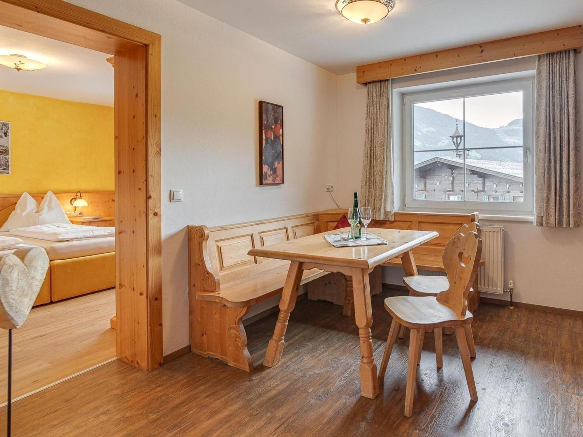 Apartment In Fuegen With A Garden Екстер'єр фото