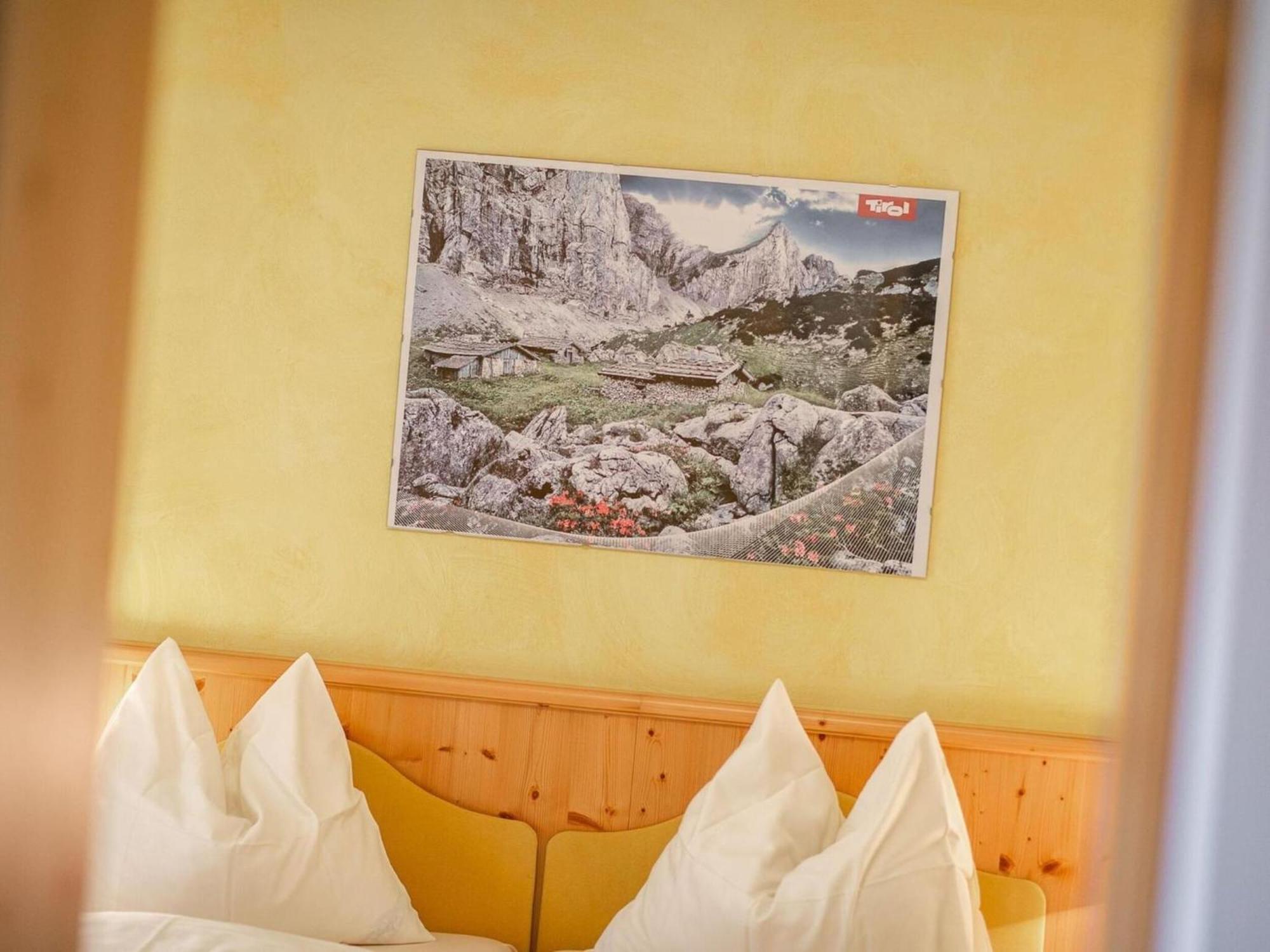 Apartment In Fuegen With A Garden Екстер'єр фото