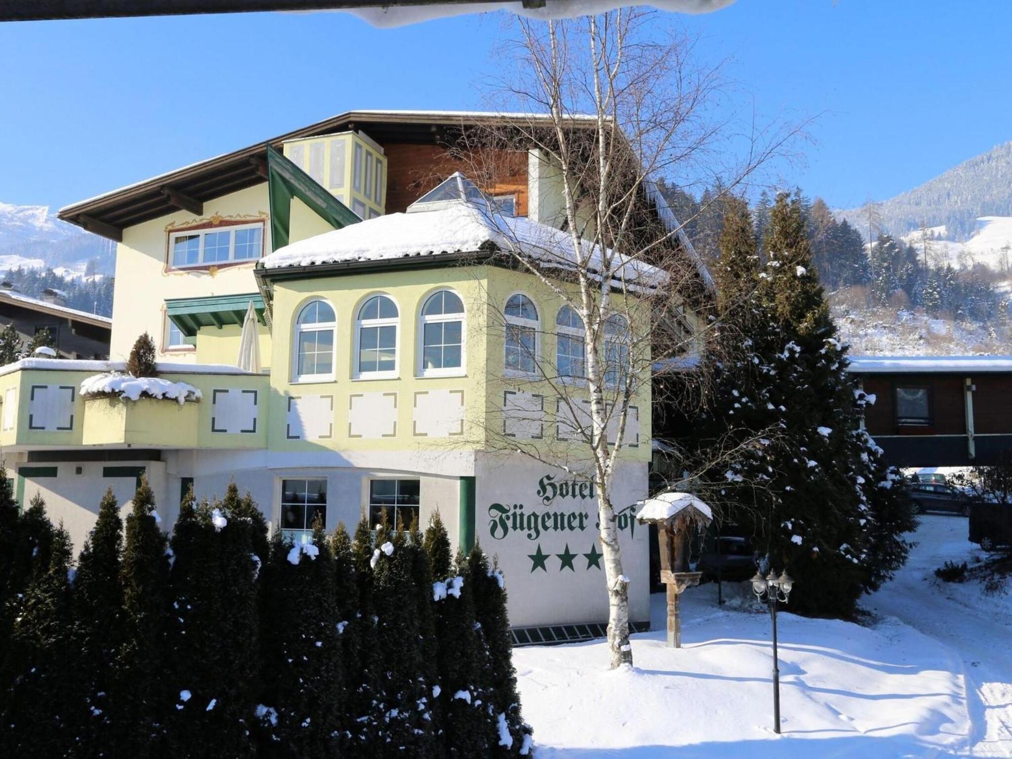 Apartment In Fuegen With A Garden Екстер'єр фото