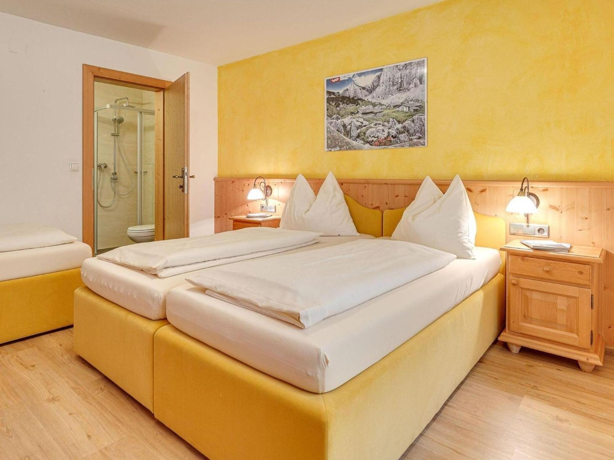 Apartment In Fuegen With A Garden Екстер'єр фото