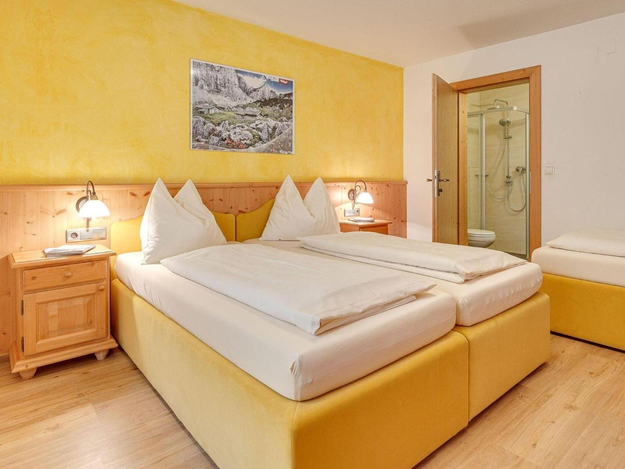 Apartment In Fuegen With A Garden Екстер'єр фото